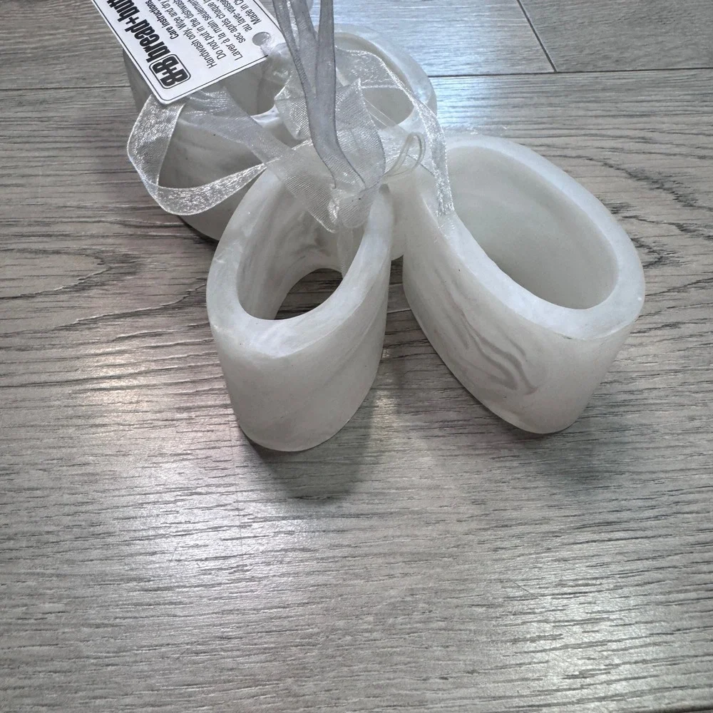 Bread+Butter Organika White Oval Napkin Rings Set of 4 Modern Minimalist NWT